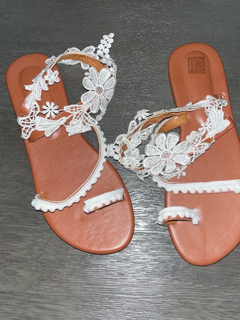 Amazon White Floral Lace Toe-Ring Sandals with Brown Footbed